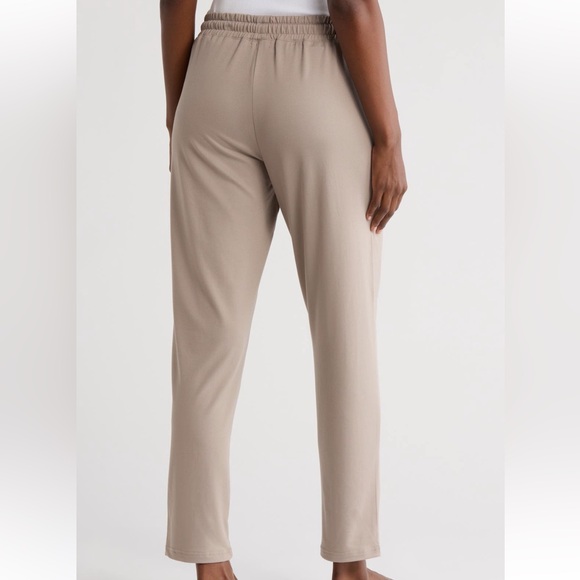 NEW Barefoot Dreams Malibu Collection Butterchic Pintuck Lounge Pants in Nickel - Picture 2 of 8